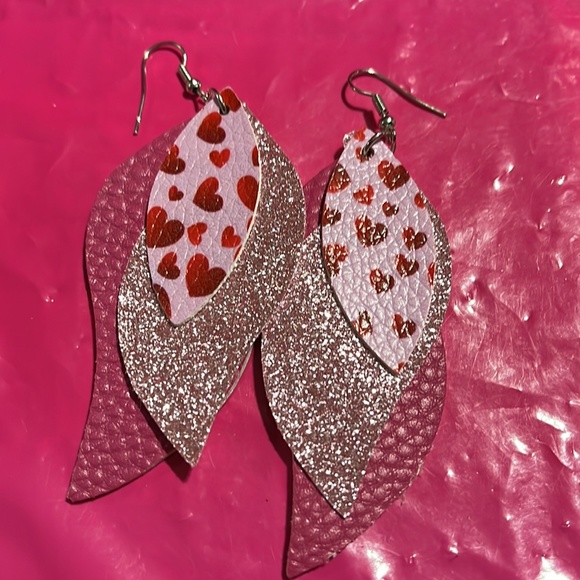 Faux leather earrings - Picture 3 of 4